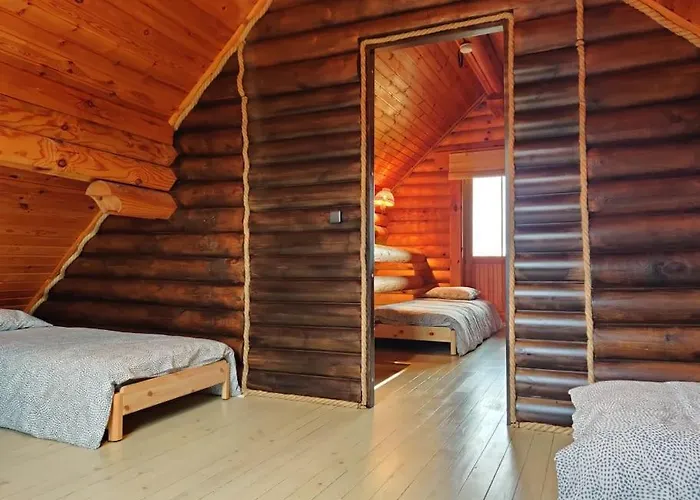 Next To Disc Golf. Semesterbostad *